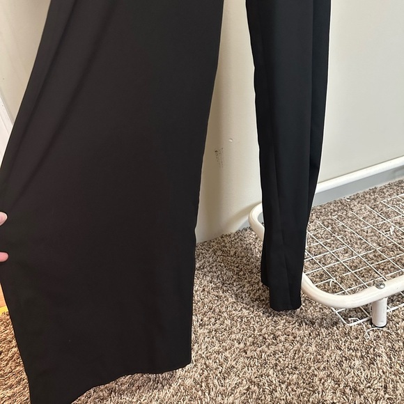 Gianni Bini Black Straight Leg Sleeveless Jumpsuit with cut outs size small - Picture 3 of 9